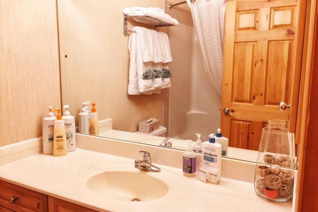 Mountainview -Privatechalet Sleep7- 5Min To Dt Vacation Home Canmore Esterno foto