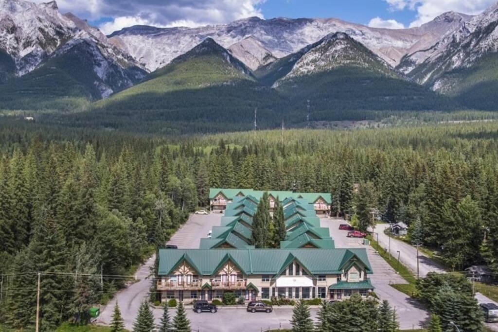 Mountainview -Privatechalet Sleep7- 5Min To Dt Vacation Home Canmore Esterno foto