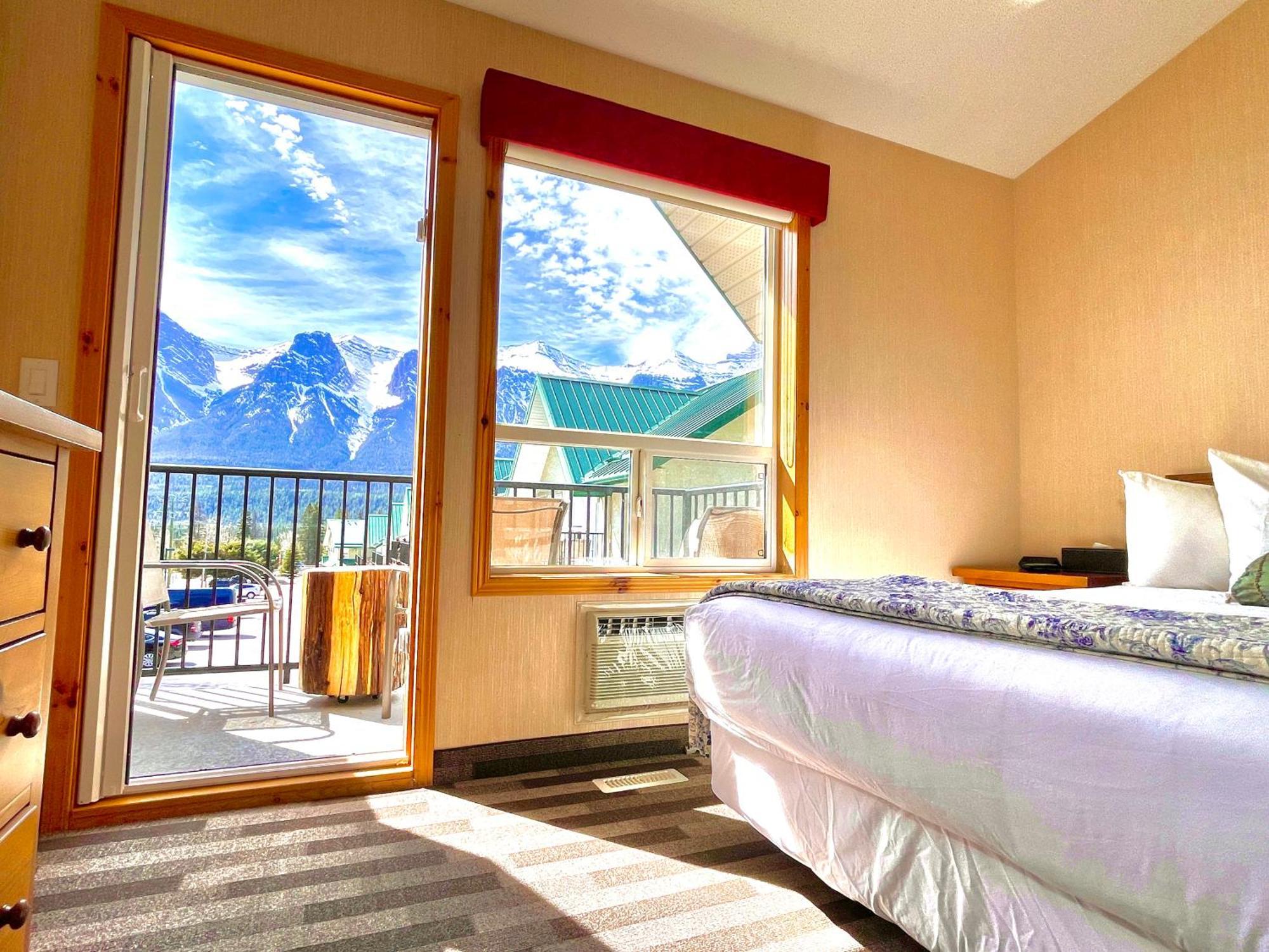 Mountainview -Privatechalet Sleep7- 5Min To Dt Vacation Home Canmore Esterno foto